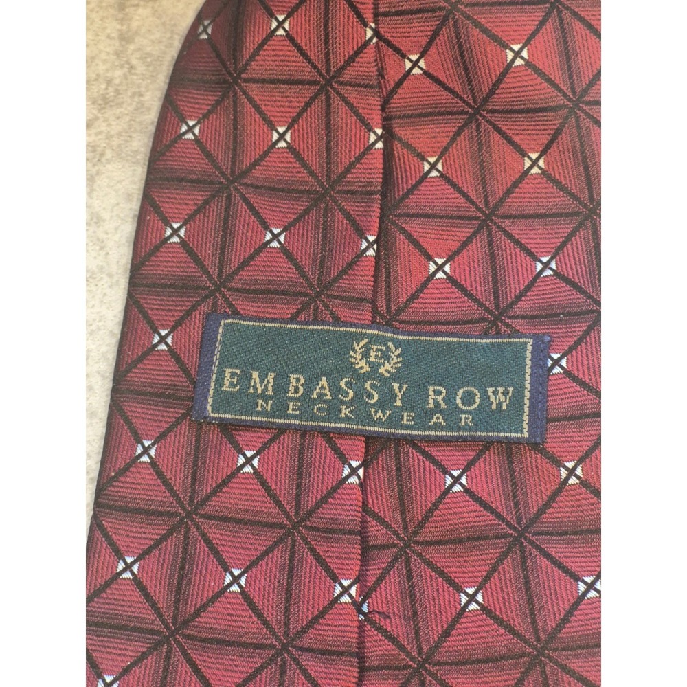 Embassy Row‎ Neckwear Men Burgundy Geometric Silk Dress Tie - Picture 4 of 7